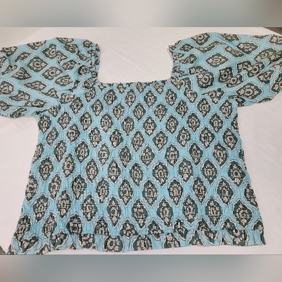 Maurices Plus Medallion Smocked Short Puff Sleeve Boho Crop Top Size XXL - Picture 8 of 11